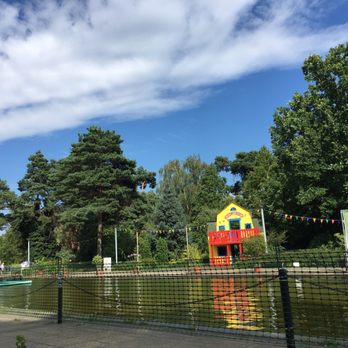 FEZ - Recreation Centers Near Me - Berlin, BE