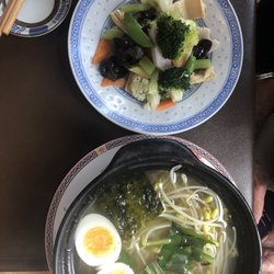 Les Saveurs du Sichuan - 2 part of a 3 course meal. fresh veggies with shrimp and noodles in hot soup$18.00