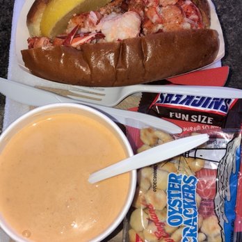 Boston Chowda - Hot buttered lobster roll, Lobster Bisque - Seafood Near Me - Boston, Massachusetts