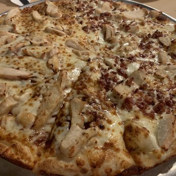 Pizza Place - Half Chicken , Bacon and Ranch Pizza - half McLain 's Favorite Barbeque Chicken Pizza - Pizza Near Me - Tropic, Utah Pizza Place - Half Chicken , Bacon and Ranch Pizza - half McLain 's Favorite Barbeque Chicken Pizza - Pizza Near Me - Tropic, Utah