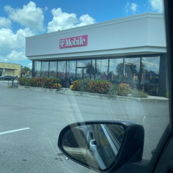 T-Mobile - Mobile Phones Near Me - Orlando, Florida T-Mobile - Mobile Phones Near Me - Orlando, Florida