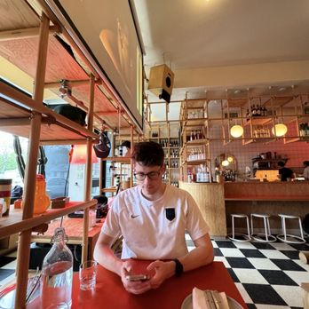 Cent’s - Interior - Pizza Near Me - Cleveland, Ohio