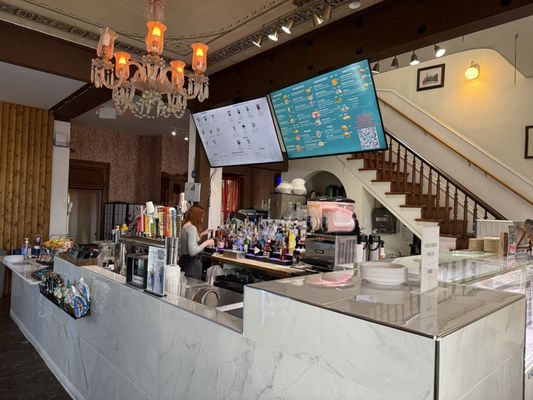 Walter's Tavern by null