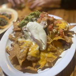 Los Cantaros Taqueria - Super Nachos (Chicken)