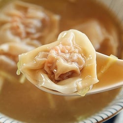 Lucky Wok - Wonton soup