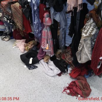 dd's DISCOUNTS - I feel bad for employees having to clean up after these gross customers - Women's Clothing Near Me - Bakersfield, California dd's DISCOUNTS - I feel bad for employees having to clean up after these gross customers - Women's Clothing Near Me - Bakersfield, California