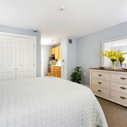 Stone Bridge Center for Health & Rehabilitation - Stone Bridge Guest Room