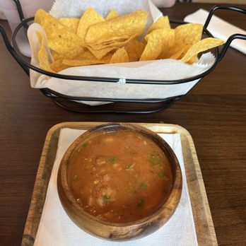 Botanico Tacos & Tequila - Chips and salsa - Bars Near Me - Mount Dora, Florida