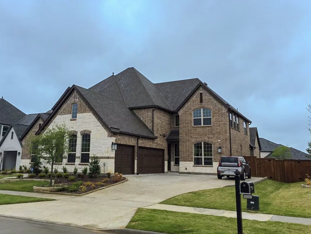 Slide of Lucas Roofing