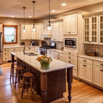 Kauffman Kitchens - a kitchen with a center island - Cabinetry Near Me - New Holland, Pennsylvania Kauffman Kitchens - a kitchen with a center island - Cabinetry Near Me - New Holland, Pennsylvania