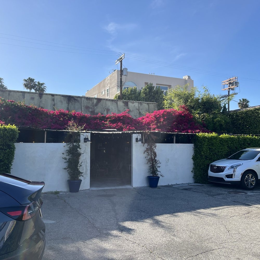 Garden Cafe - parking lot and entrance to the restaurant. - Breakfast & Brunch Near Me - Sherman Oaks, California Garden Cafe - parking lot and entrance to the restaurant. - Breakfast & Brunch Near Me - Sherman Oaks, California