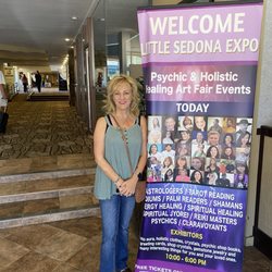 Psychic Medium Laura Bowling