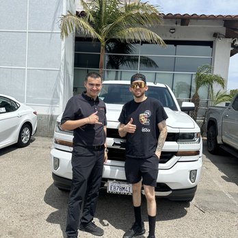 Simi Valley Toyota - Car Dealers Near Me - Simi Valley, California