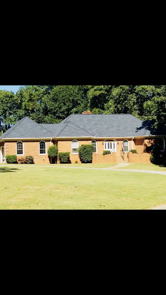 Slide of B&W Roofing & Gutters