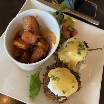 HAVEN Riverfront Restaurant & Bar - Short ribs Eggs Benedict - New American Near Me - Edgewater, New Jersey HAVEN Riverfront Restaurant & Bar - Short ribs Eggs Benedict - New American Near Me - Edgewater, New Jersey