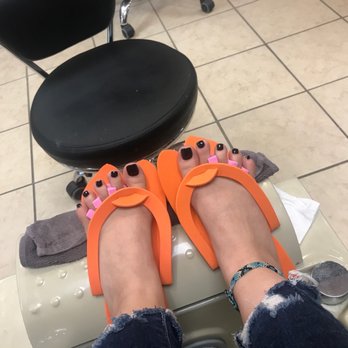 V's Nail Lash Brow Studio - Nail Salons Near Me - Iowa City, Iowa