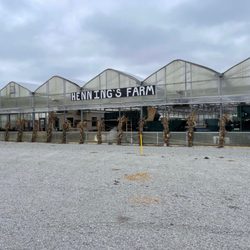 Henning's Farm And Greenhouses - Storefront