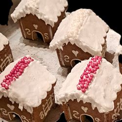 Ami's Custom Cakes