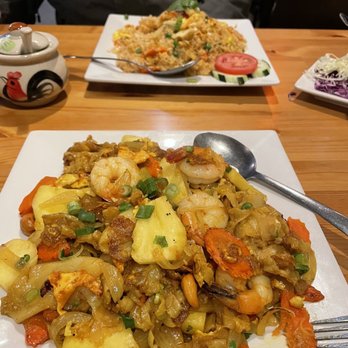 Bay View Thai Kitchen - Curry powder noodles with shrimp (crab fried rice in the back) - Thai Near Me - Depoe Bay, Oregon Bay View Thai Kitchen - Curry powder noodles with shrimp (crab fried rice in the back) - Thai Near Me - Depoe Bay, Oregon