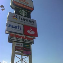 Plaza Américas - La señal que domina los aires y muestra los negocios con los que cuenta esta plaza