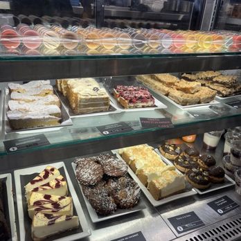 Cafe la Maison Smith - Sweet case - Coffee & Tea Near Me - Quebec City, Quebec Cafe la Maison Smith - Sweet case - Coffee & Tea Near Me - Quebec City, Quebec