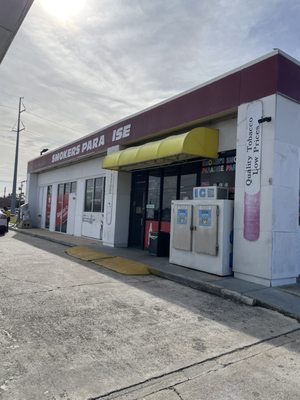 Discount Tobacco & Beer, 2122 Broad St, Lake Charles, LA 70601-4773, US
