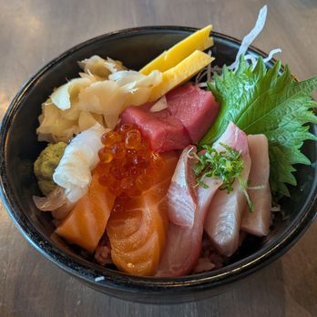 Kuro Sushi - Chirashi (HH) - Sushi Bars Near Me - Bellevue, Washington