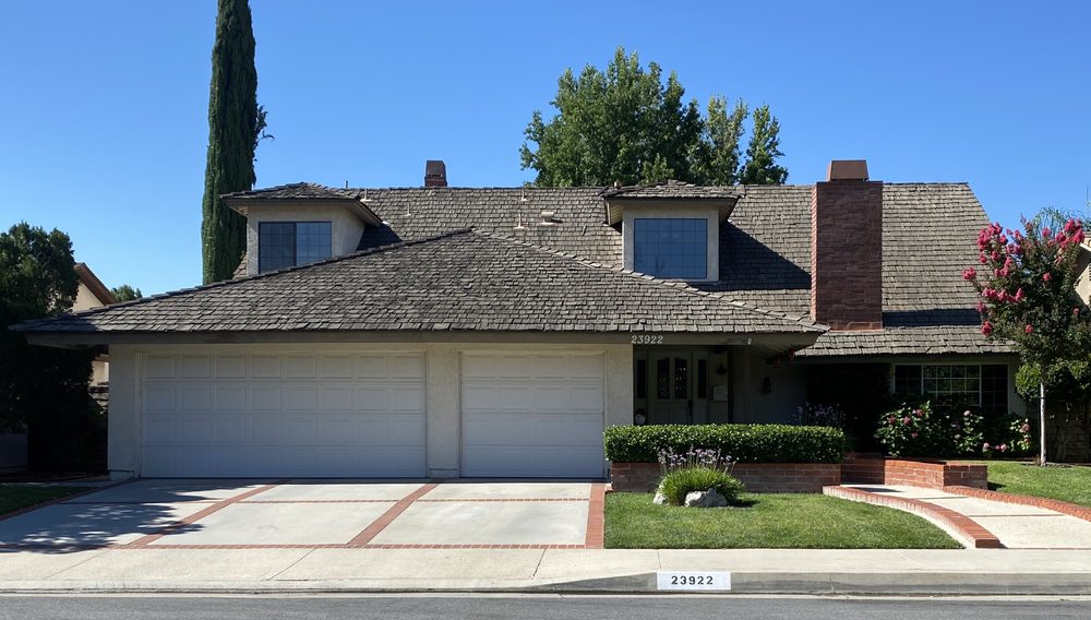 Slide of Everlast Roofing and Gutters