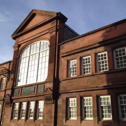 Leith Victoria Swimming Centre - Outside the pool