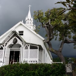 Hawaii Taxi & Tours - Painted church