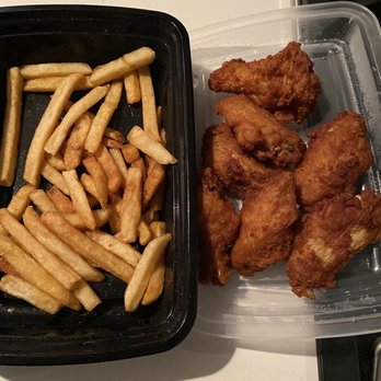 Noches de Colombia - Chicken wings and fries - Colombian Near Me - Montclair, New Jersey Noches de Colombia - Chicken wings and fries - Colombian Near Me - Montclair, New Jersey