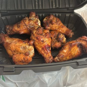 Lucius Q - 6 Wings - Barbeque Near Me - Norwood, Ohio Lucius Q - 6 Wings - Barbeque Near Me - Norwood, Ohio