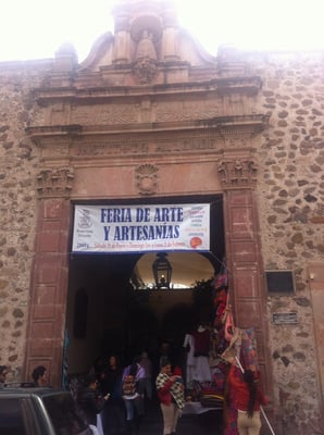 Instituto Allende Escuela de Arte y Español by null