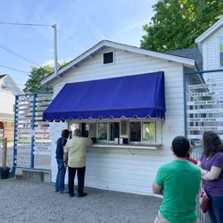 Benson's Ice Cream - Order window