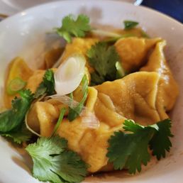 Shrimp & Garlic Boiled Dumplings  (8pc for $12)