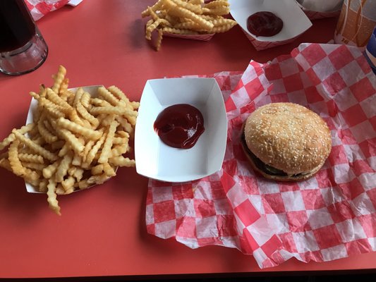 Port Drive In by null