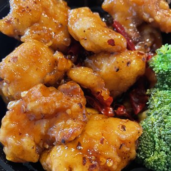 Chow Wok - H2. General Tso's Chicken - Chinese Near Me - Houston, Texas