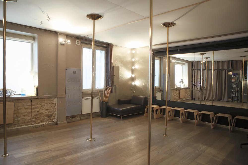 POLE DANCE PARIS Updated June 2024 11 Photos 42 rue d'Avron, Paris, France Pole Dancing