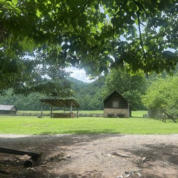 Oconaluftee Visitor Center - Farm field - Visitor Centers Near Me - Cherokee, North Carolina Oconaluftee Visitor Center - Farm field - Visitor Centers Near Me - Cherokee, North Carolina