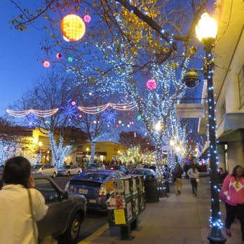 Fourth Street Shops - 4th Street, decorated for the holidays. - Shopping Centers Near Me - Berkeley, California