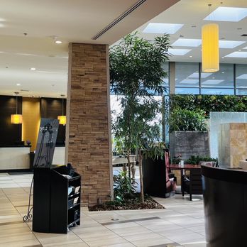 Indianapolis Marriott East - Lobby bar - Hotels Near Me - Indianapolis, Indiana Indianapolis Marriott East - Lobby bar - Hotels Near Me - Indianapolis, Indiana