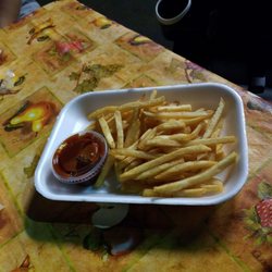 Los 3 tacos del rey - 1 side of fries