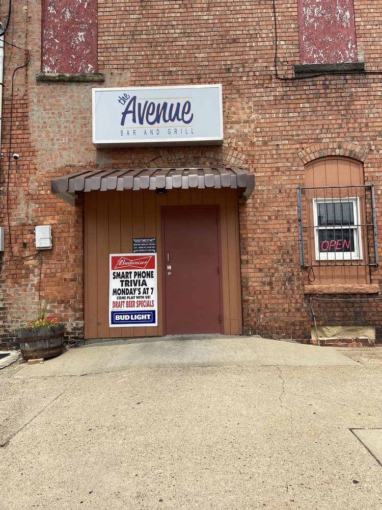THE AVENUE BAR & GRILL Updated August 2024 14 Photos 827