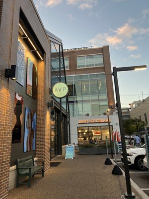 Jeni's Splendid Ice Creams by null