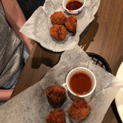 R Place - Boneless wings with the hottest sauce 'insanity'