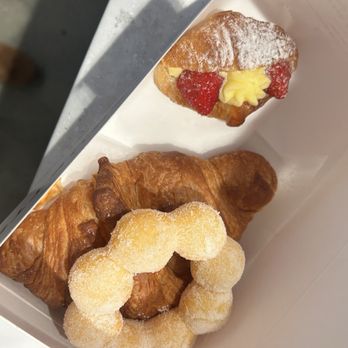 Paris Baguette - Bakeries Near Me - Hayward, California