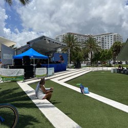 Las Olas Beach Center