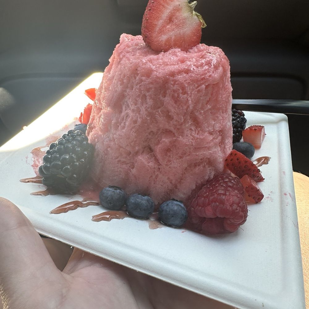 Element Shaved Creamery - Strawberry Berry - Desserts Near Me - Yucaipa, California