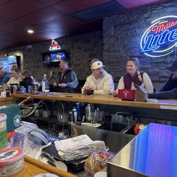River City Lounge - Great small bar!