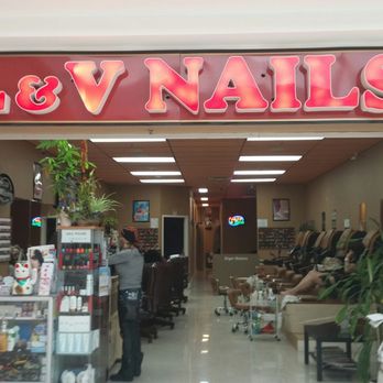 L&V Nails - Nail Salons Near Me - Mississauga, Ontario